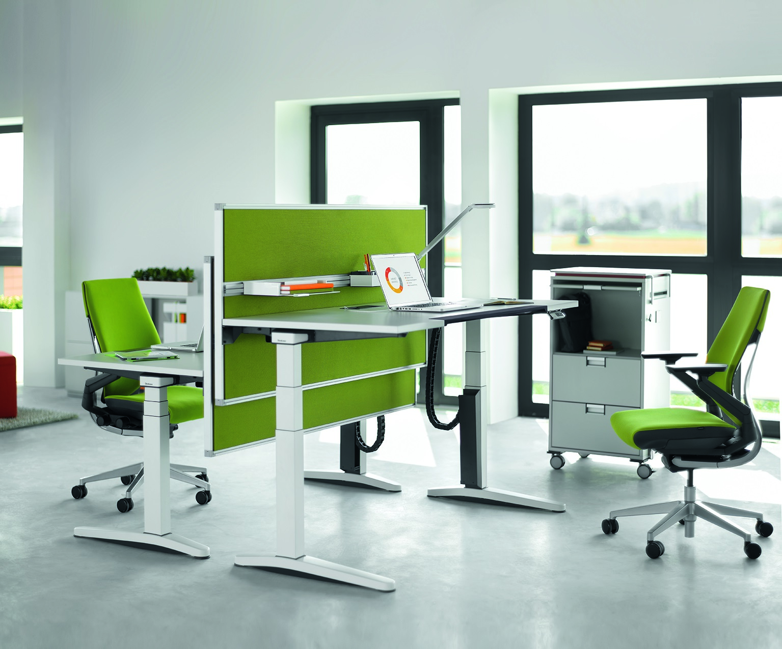 OLOGY: THE DESK THAT CREATES HEALTH-CONCIOUS WORK ENVIRONMENTS