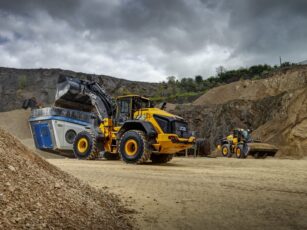 JCB previews new 480 and 490 wheeled loaders at Hillhead 2026