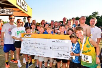 Runners brave 30° heat for 43rd lakeside 5 race and fun run